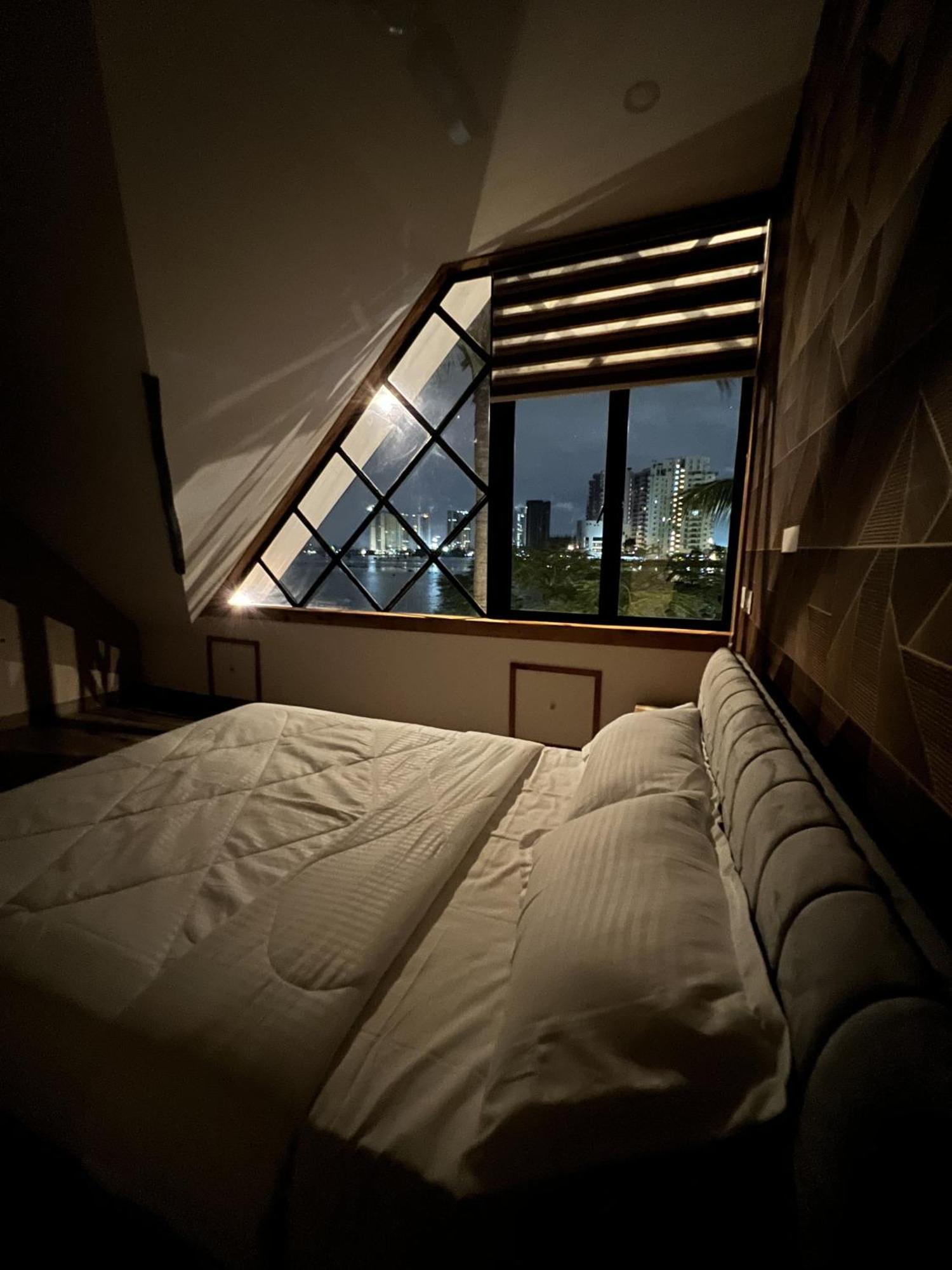 Marina Lounge Hotel Kochi Ngoại thất bức ảnh